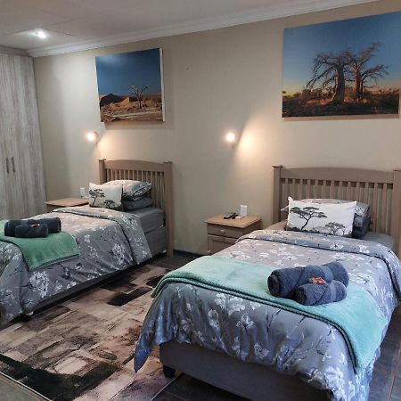 Wisteria Lane Guesthouse Postmasburg Zewnętrze zdjęcie