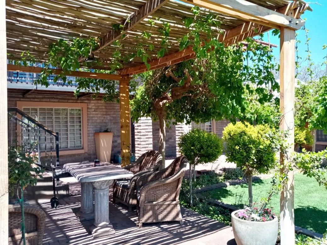 Wisteria Lane Guesthouse Postmasburg Zewnętrze zdjęcie