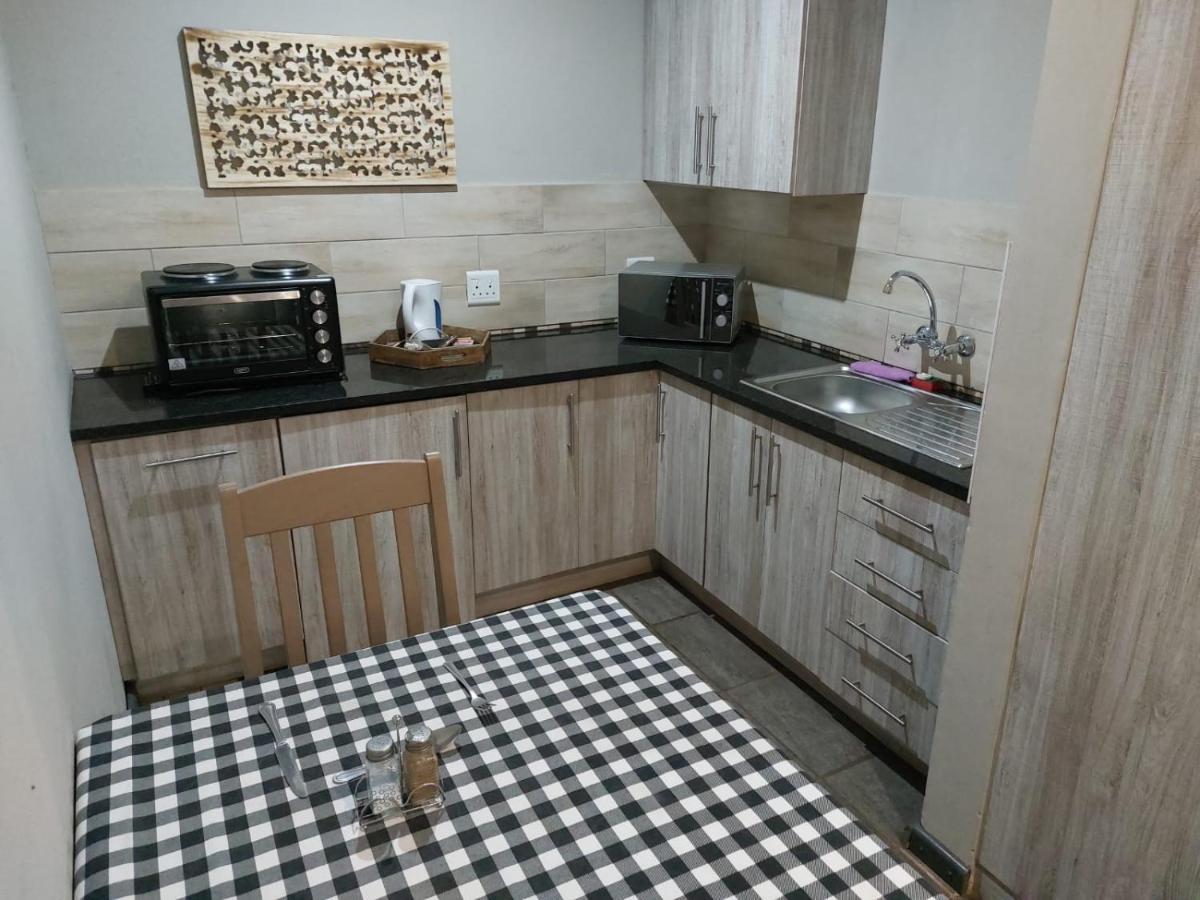 Wisteria Lane Guesthouse Postmasburg Zewnętrze zdjęcie