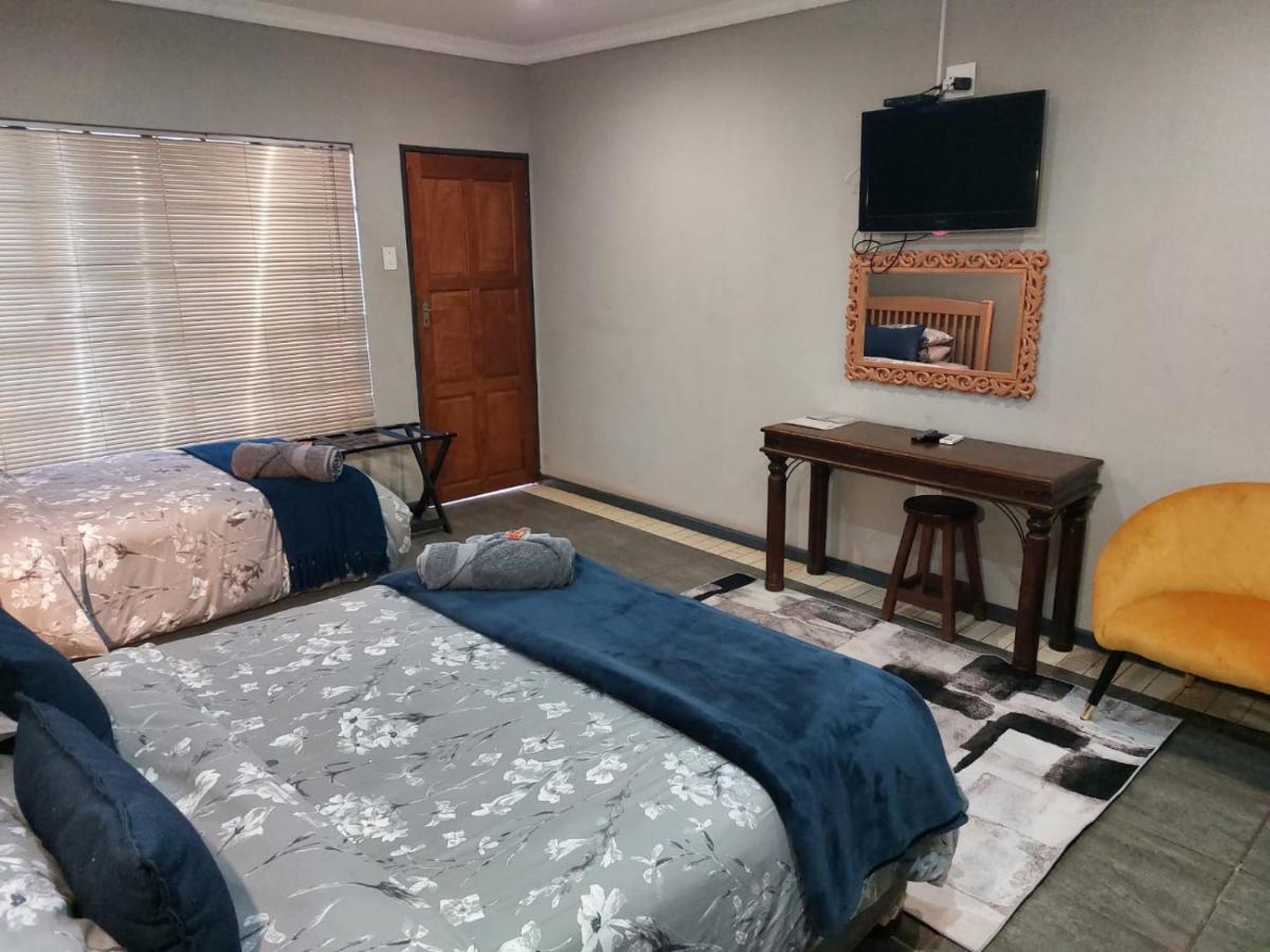 Wisteria Lane Guesthouse Postmasburg Zewnętrze zdjęcie