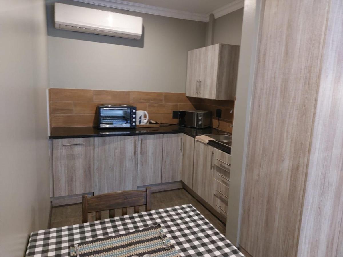 Wisteria Lane Guesthouse Postmasburg Zewnętrze zdjęcie