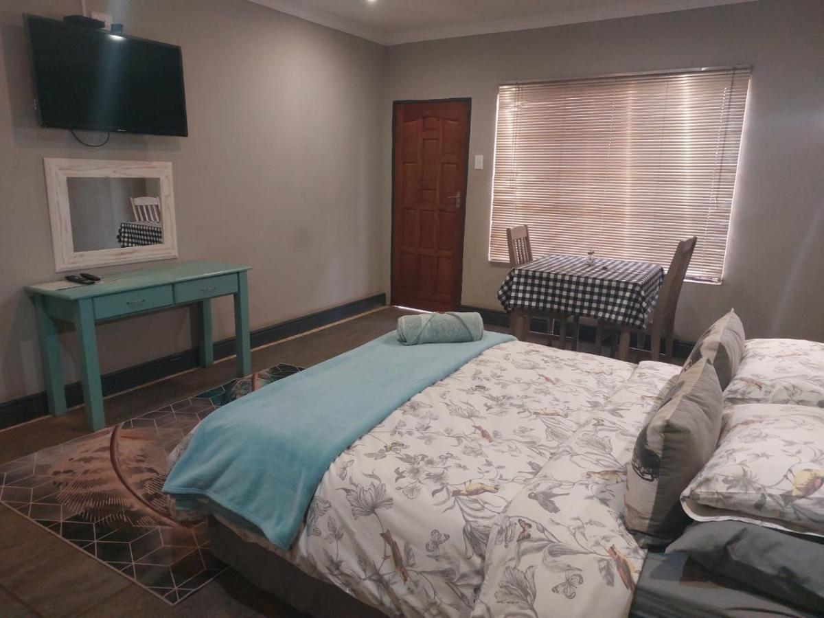 Wisteria Lane Guesthouse Postmasburg Zewnętrze zdjęcie