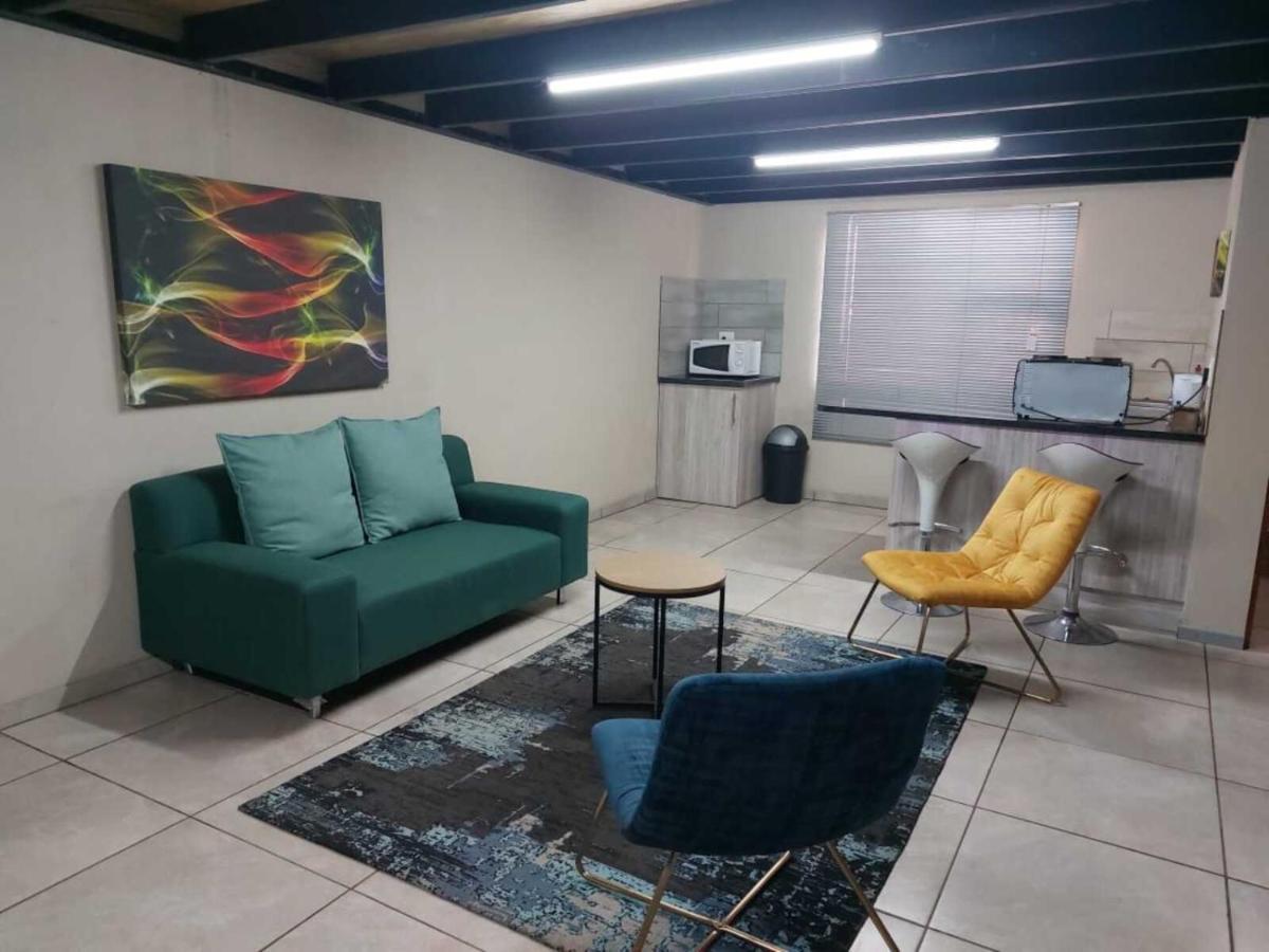 Wisteria Lane Guesthouse Postmasburg Zewnętrze zdjęcie