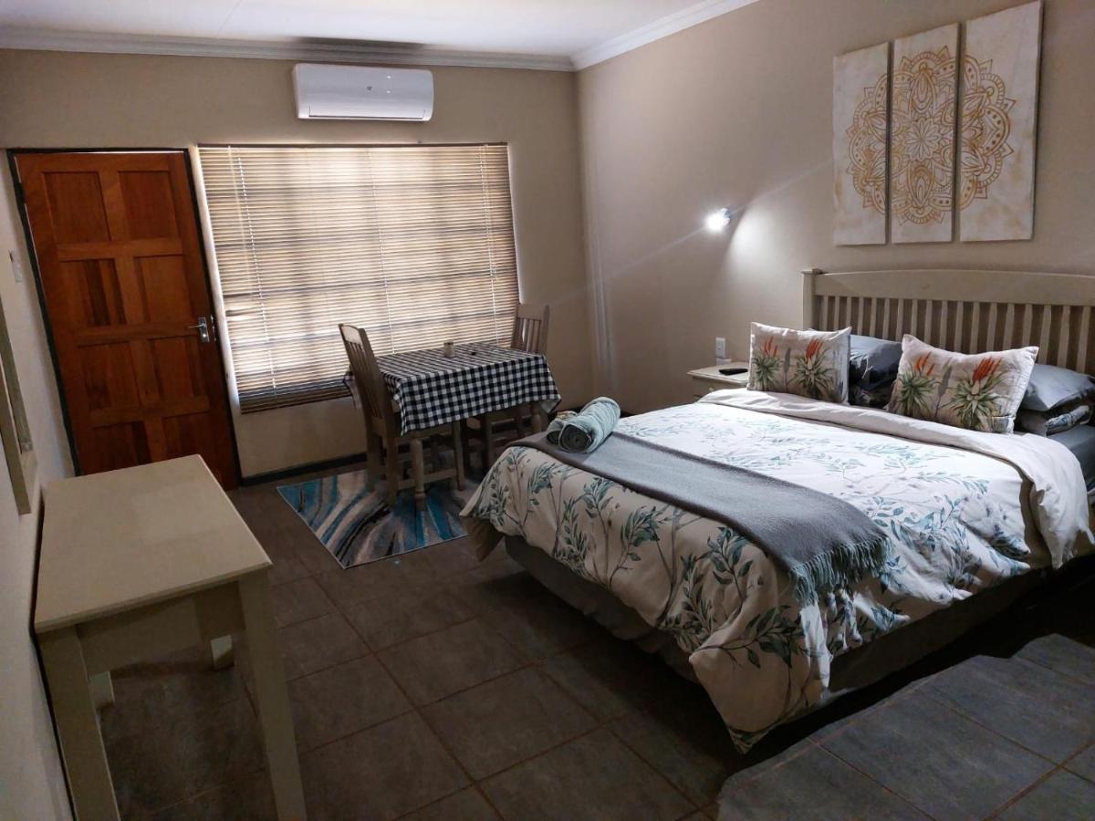 Wisteria Lane Guesthouse Postmasburg Zewnętrze zdjęcie