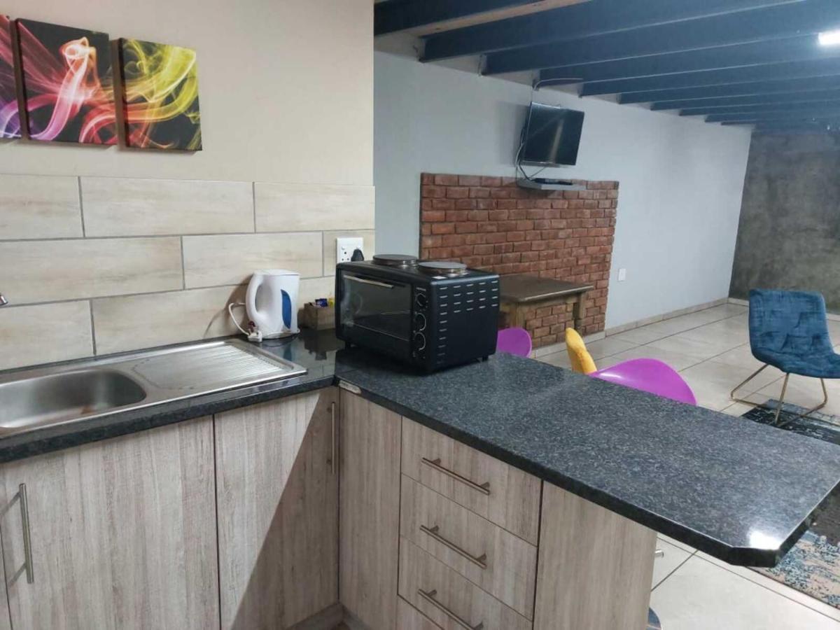 Wisteria Lane Guesthouse Postmasburg Zewnętrze zdjęcie