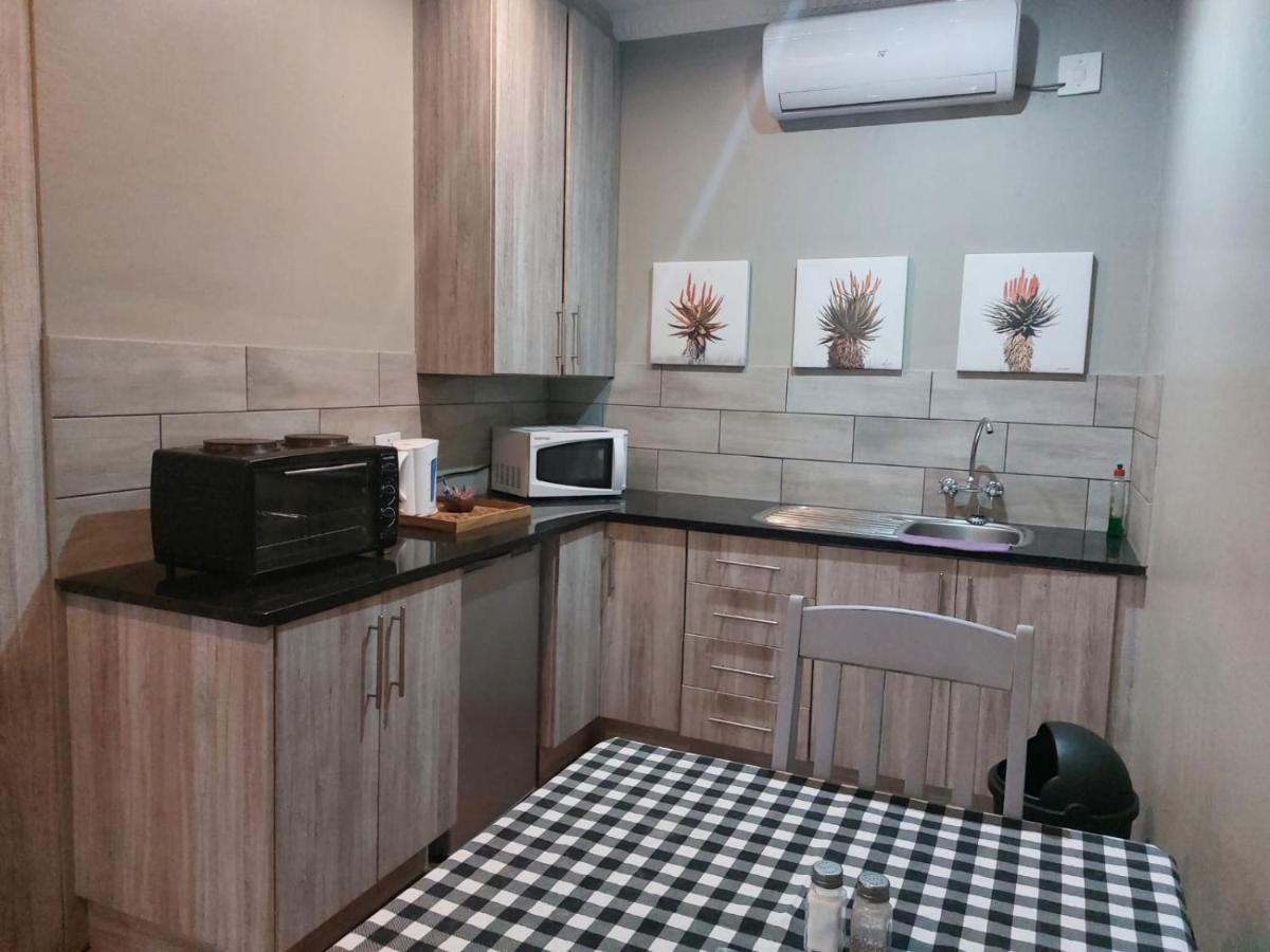 Wisteria Lane Guesthouse Postmasburg Zewnętrze zdjęcie