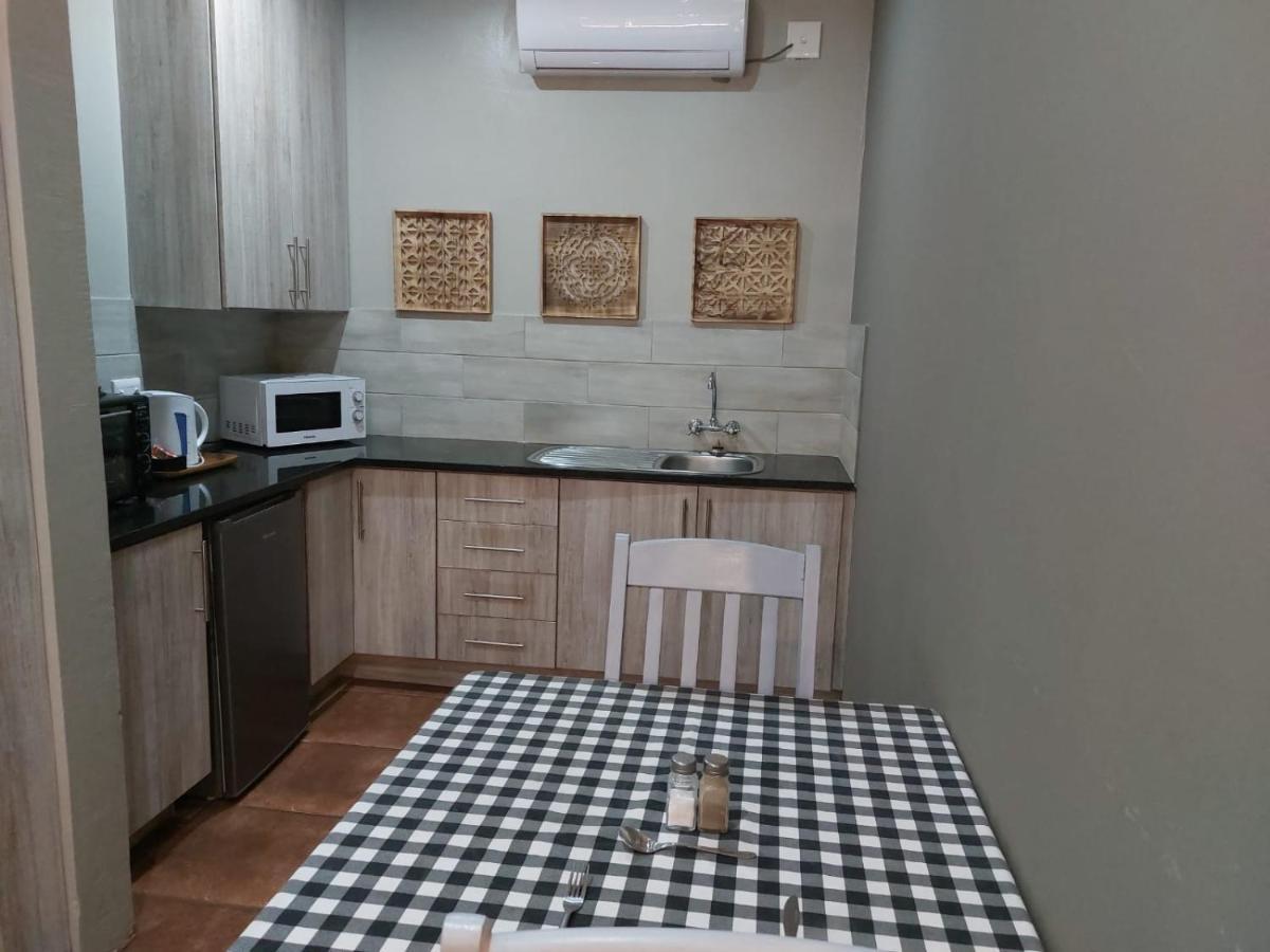 Wisteria Lane Guesthouse Postmasburg Zewnętrze zdjęcie